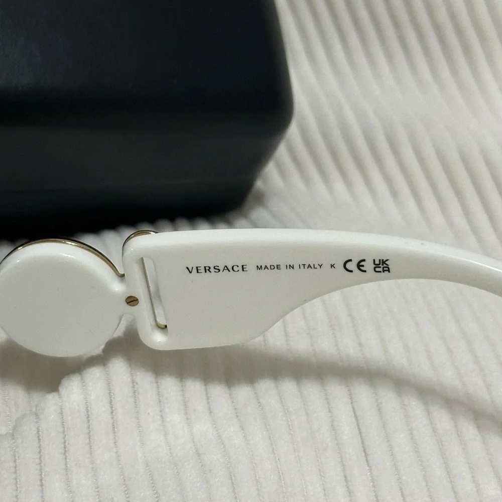 Versace Medusa Biggie Sunglasses - Picture 4 of 5